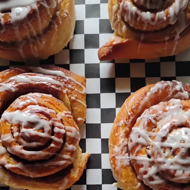 Rollitos de canela con glaseado casero