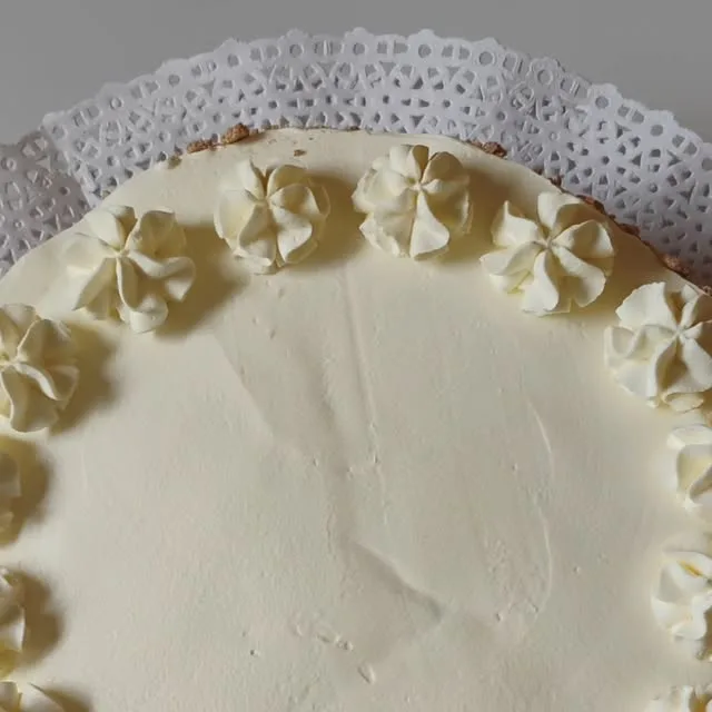 Torta de crema decorada a mano