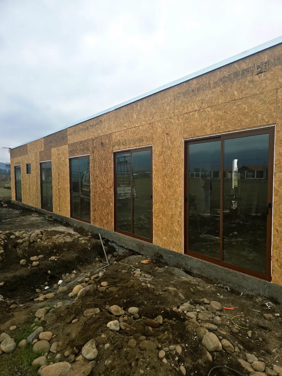 Ventanales instalados en obra gruesa — trabajo de Thonyglass en Talca