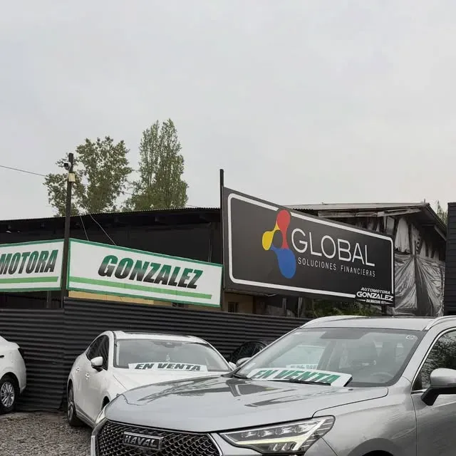 Haval Jolion gris en el lote de Automotora González