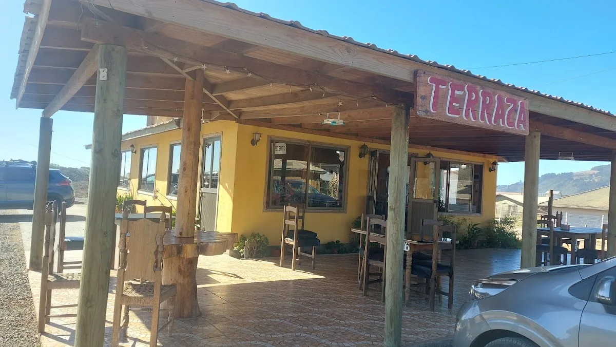 La casa amarilla de Blanca Marti con su terraza, en la Av. Ignacio Carrera Pinto