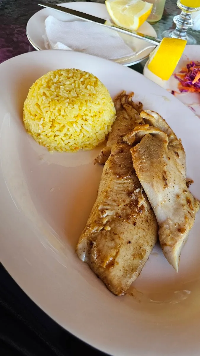 Reineta a la plancha con arroz, el plato más nombrado de la casa