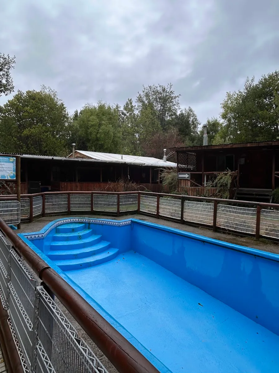 Piscina al aire libre de Cabañas Los Troncos