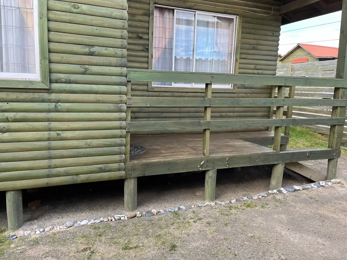 Terraza de madera — Cabañas Mar y Luz, Mariscadero, Pelluhue