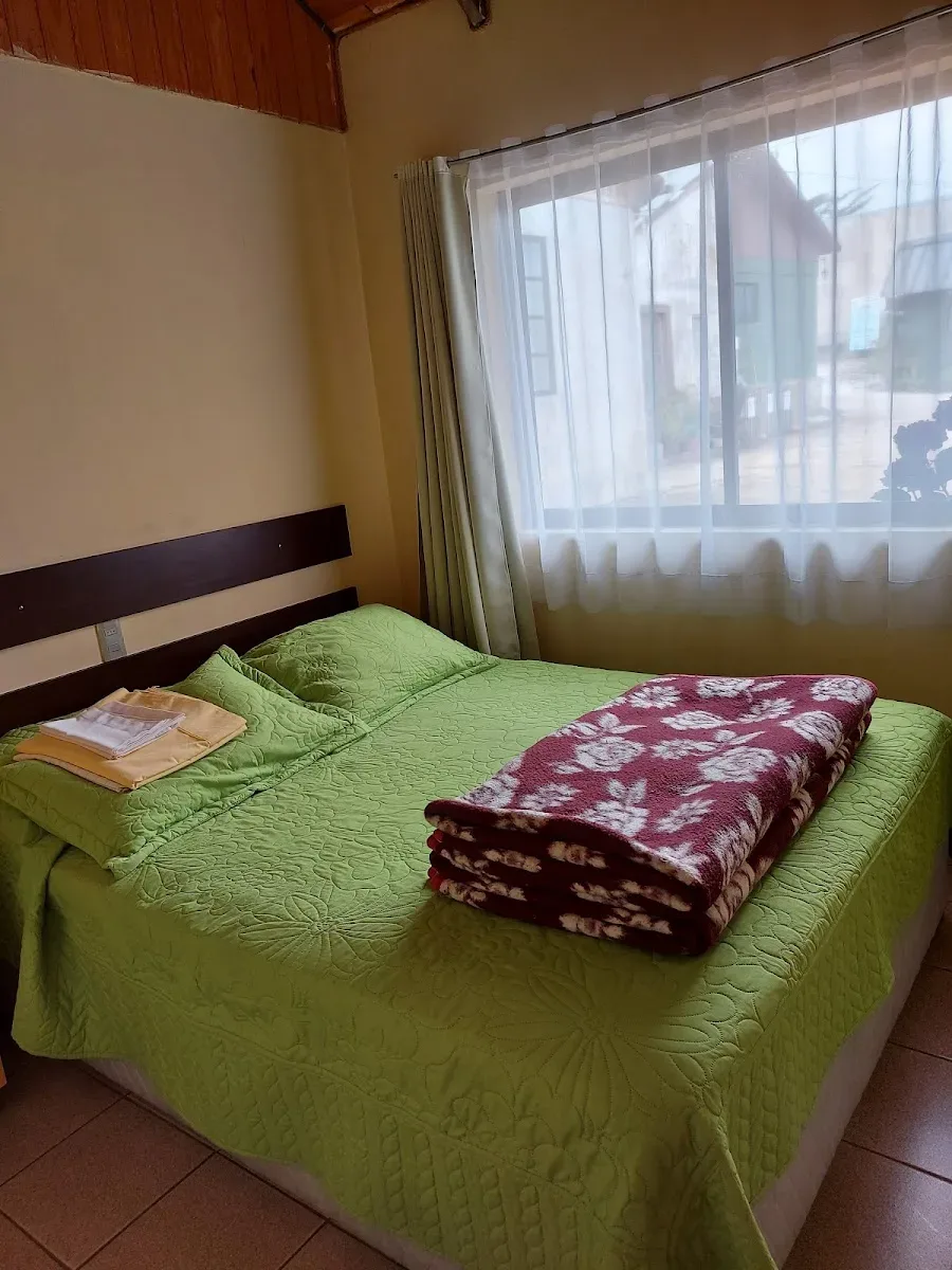 La matrimonial — dormitorio de Cabañas Villa Verde, Pelluhue