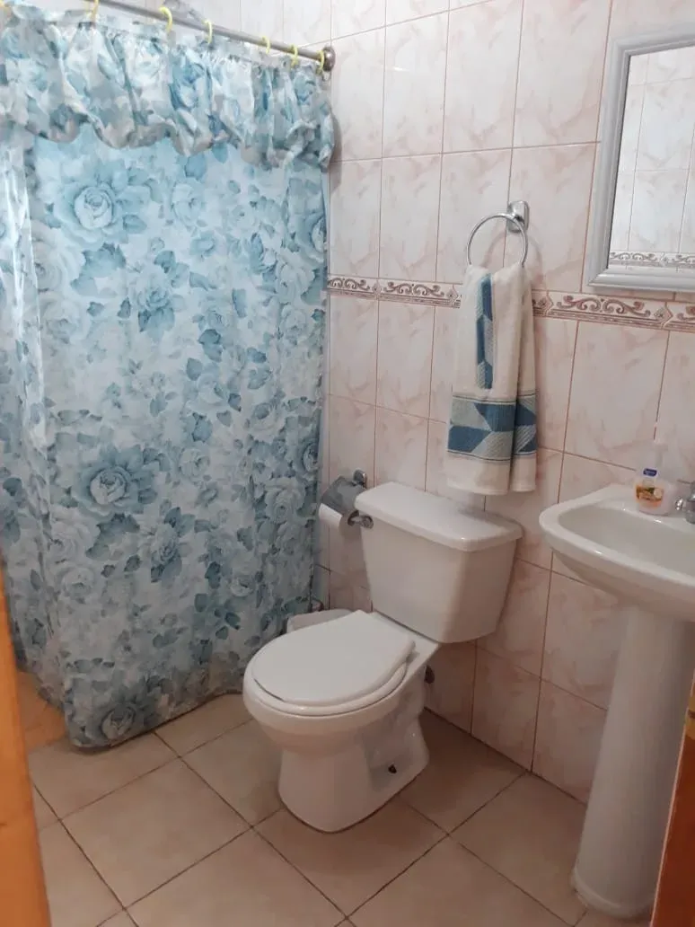 Baño privado — Cabañas del Pinar, Curepto
