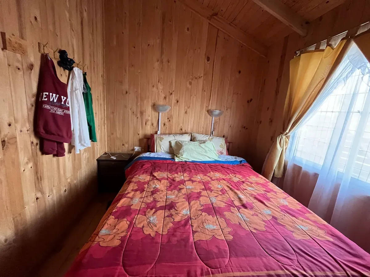 Dormitorio matrimonial de la cabaña