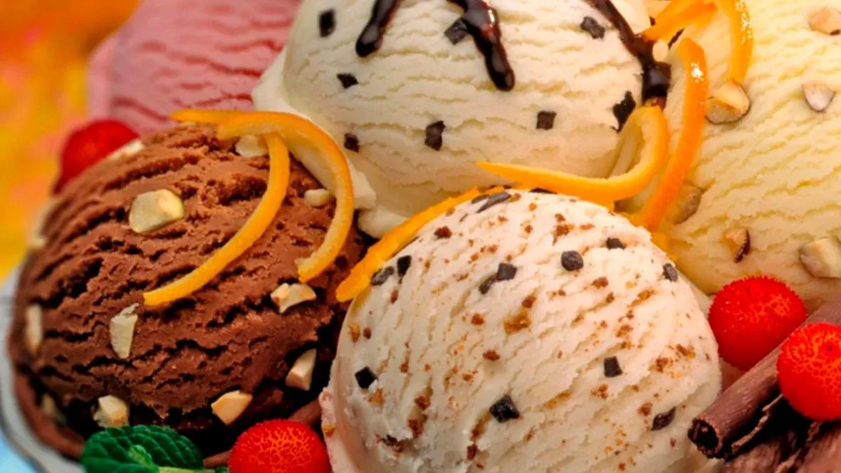 Copas de helado de varios sabores de Los Nogales