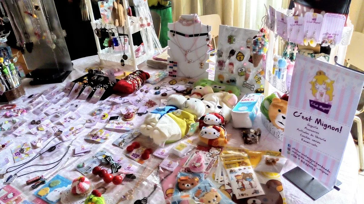 Feria de artesanía instalada en el centro de eventos Fortunata Tejos