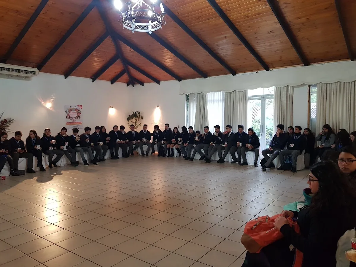 Interior del salón de Fortunata Tejos durante un evento