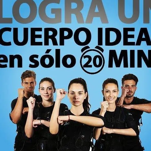 Sala de electrofitness de CuriMed: personas con chalecos de electroestimulación