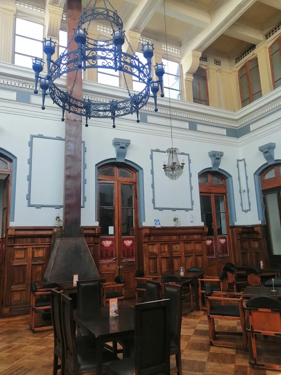Salón principal del Club Unión Social en Talca