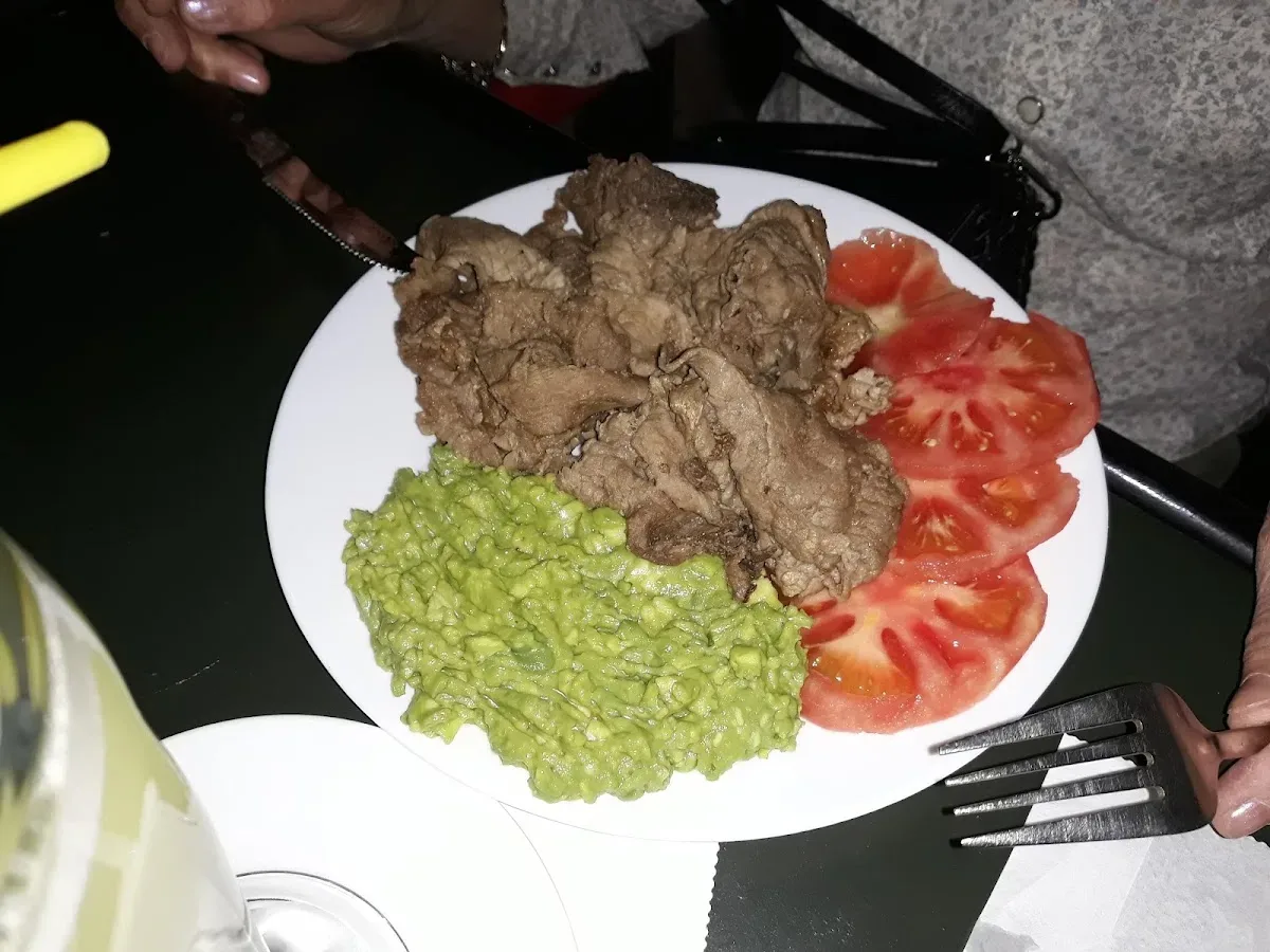 Churrasco con palta y tomate laminado en Comple-Tito
