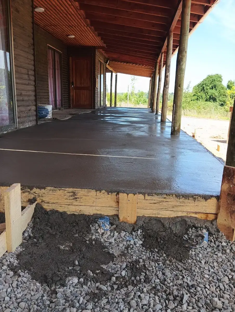Terraza de hormigón recién construida