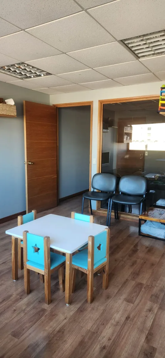 Sala de Consulta Fonointegra preparada para una sesión infantil