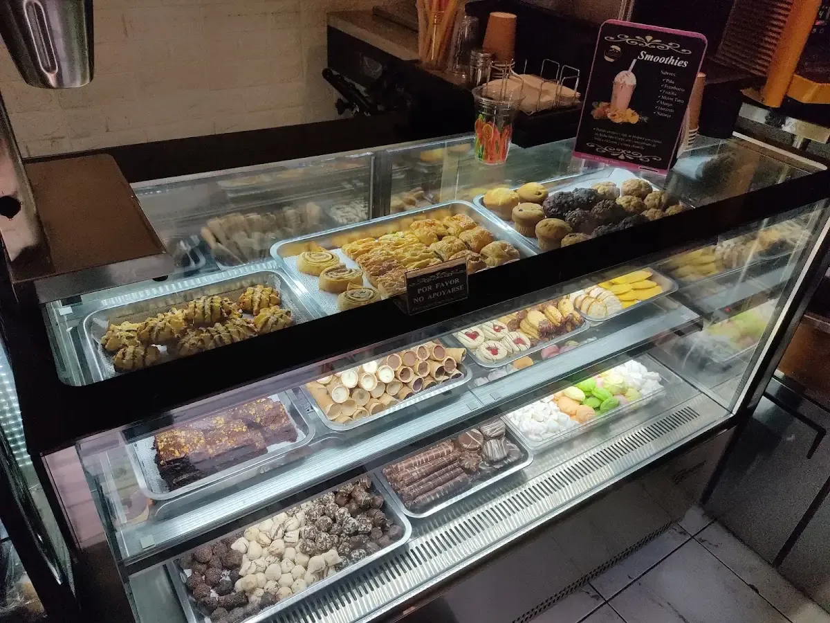 Vitrina de dulces y repostería de Cordillera
