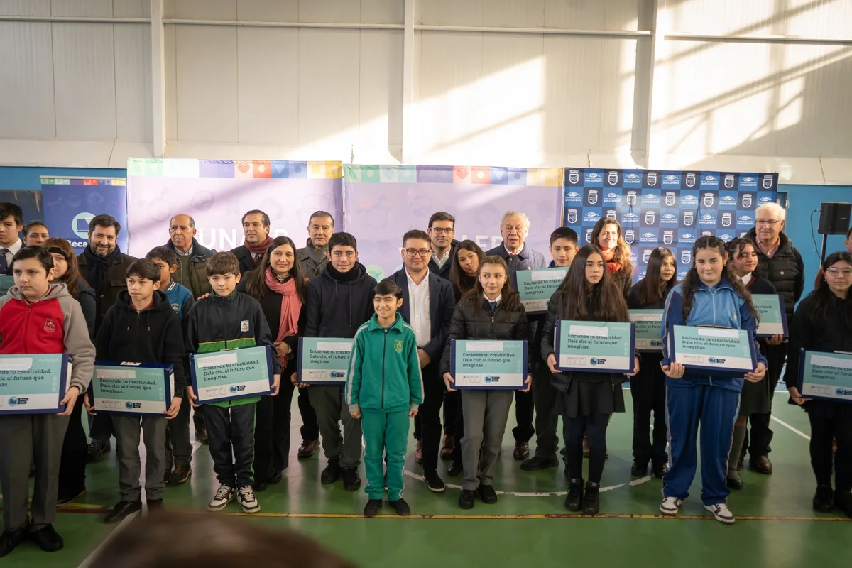 Ceremonia de entrega de la Beca Estudiantil Municipal de San Clemente