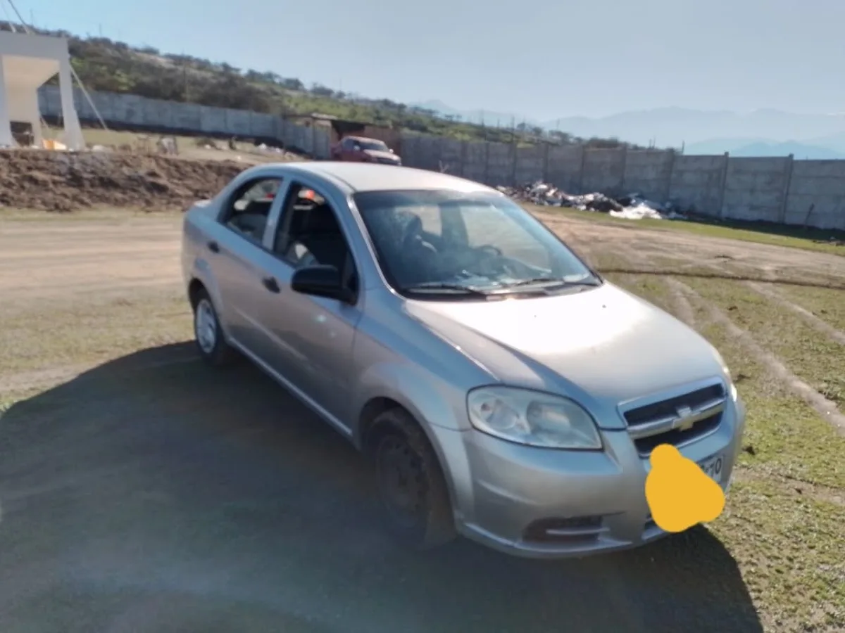 Vehículo en el patio de la desarmaduría de la avenida Dos Sur en Talca