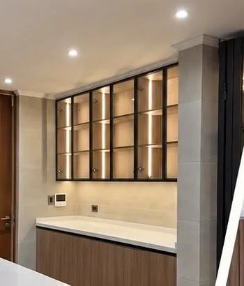 Mueble de entretenimiento limpio en living