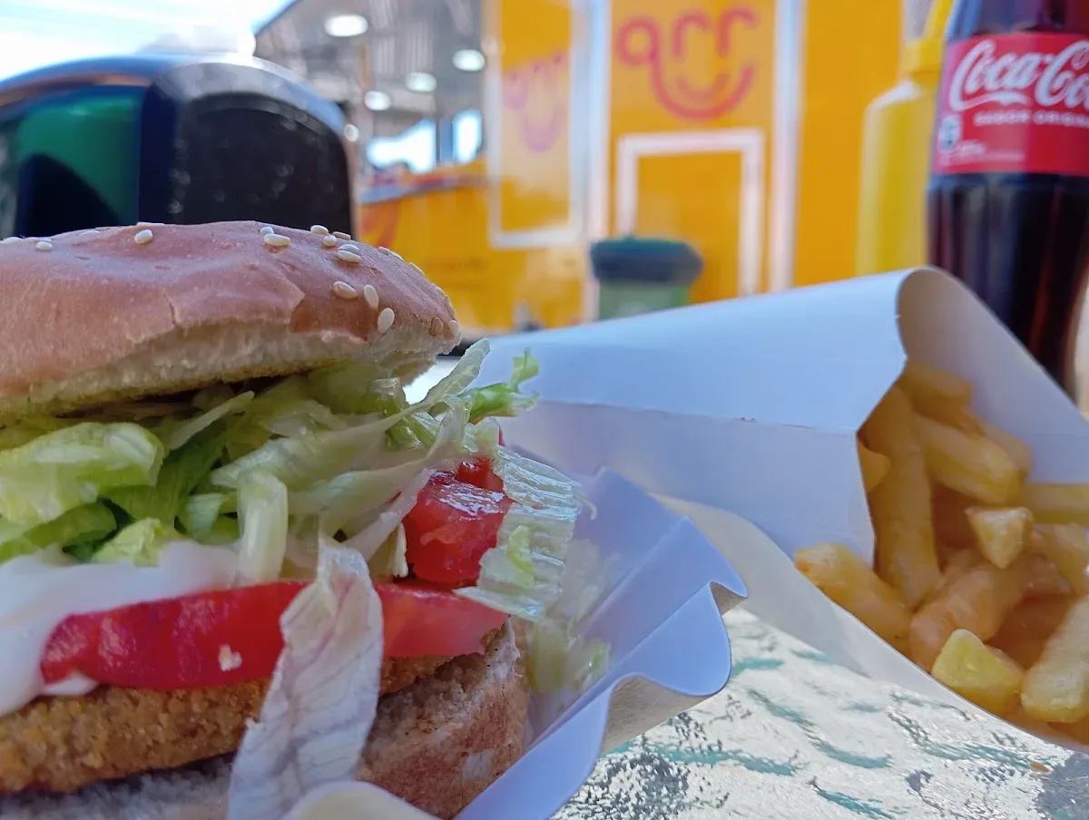 Hamburguesa al plato de El Carrito Parral