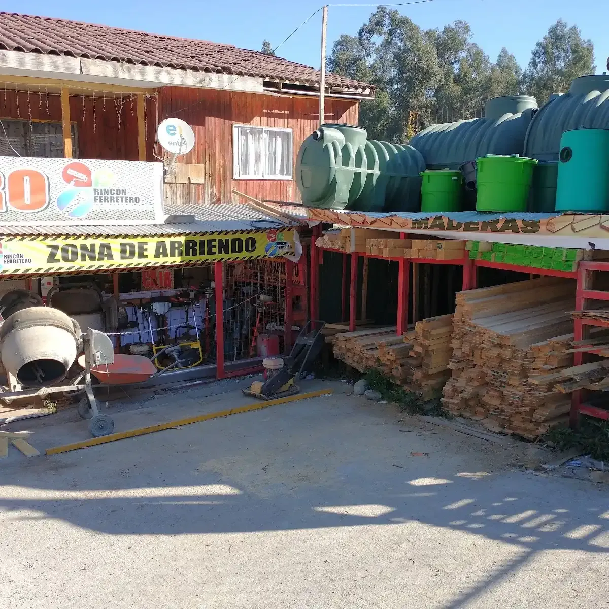 Zona de arriendo y patio de materiales de Arimaq en San Clemente