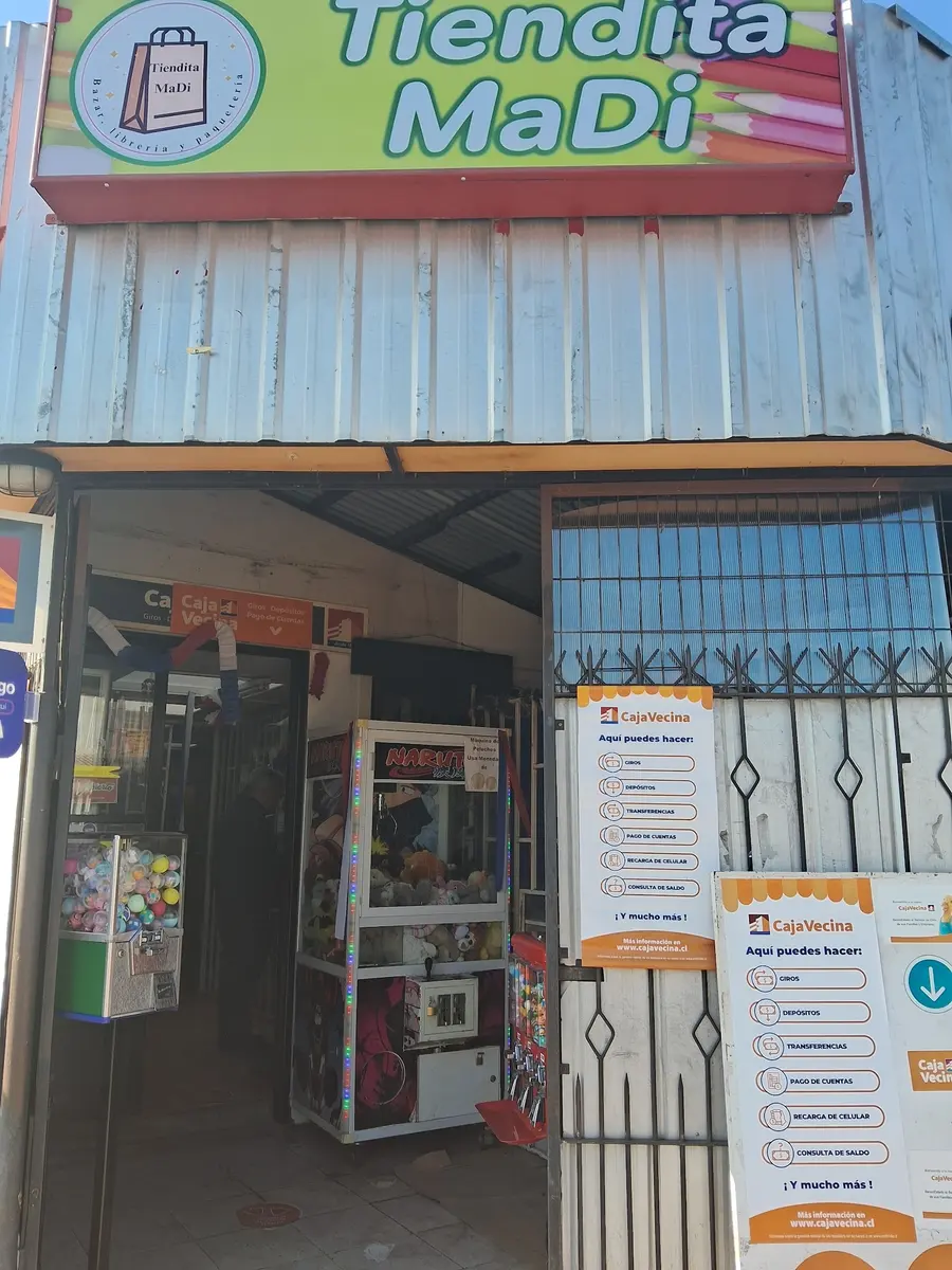 Puerta del almacén de Ferretería La Esperanza en Feliciano Silva