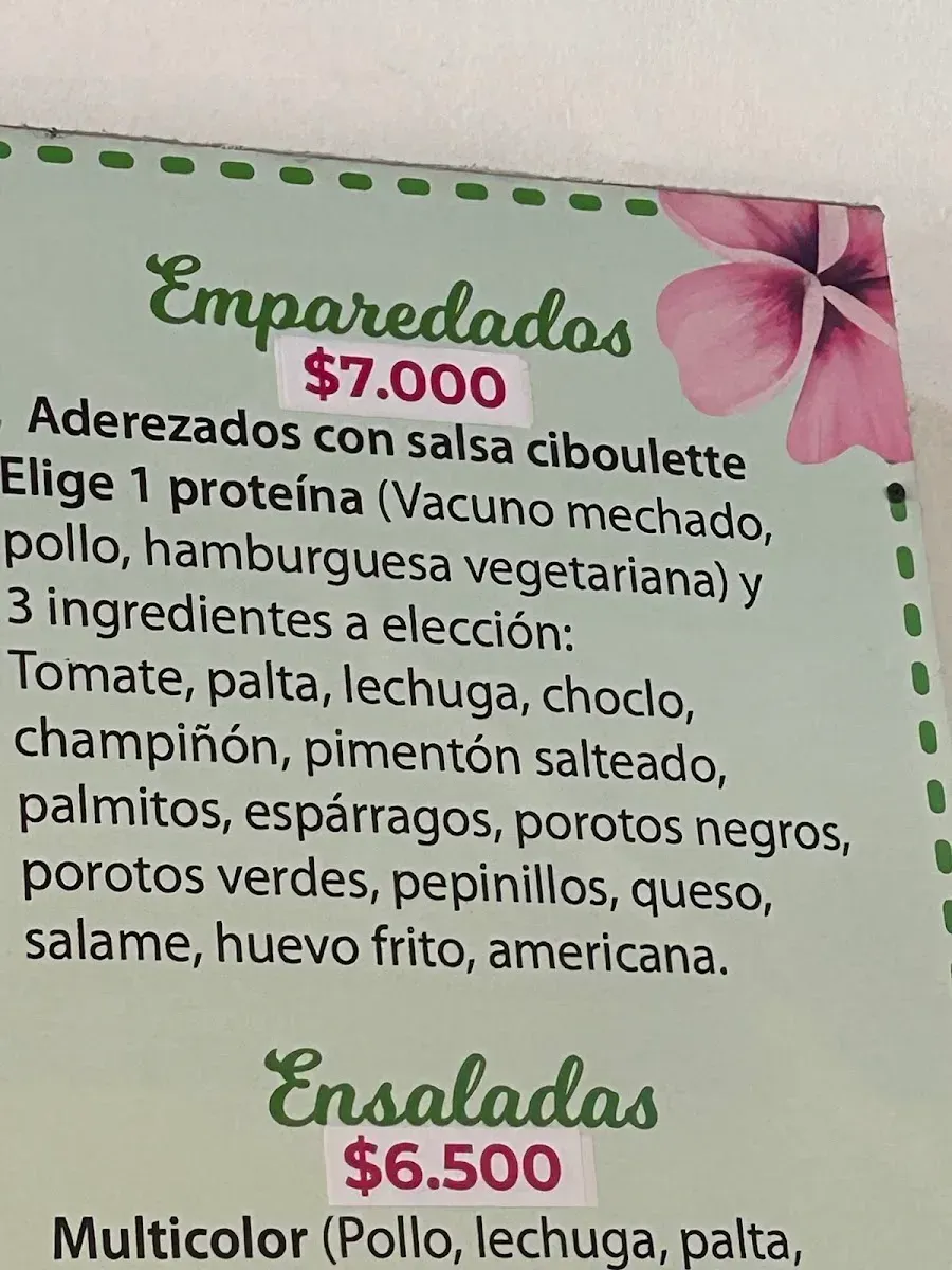 Carta manuscrita real de Frida Café y Bistro con sus platos y precios