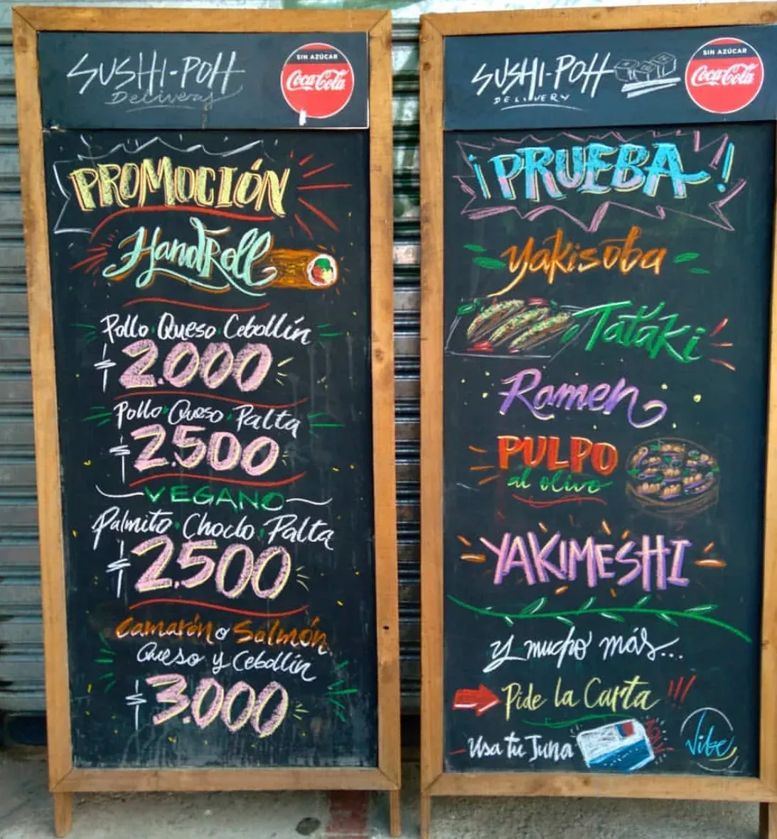 Pizarra del local con la carta SUSHI-POH: hand rolls en promoción desde $2.000 y platos como ramen, tataki y yakimeshi