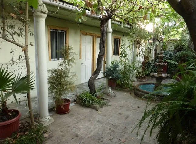 El jardín interior — Hostel 1760, Talca