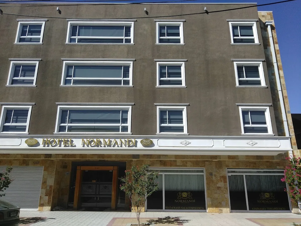 Fachada del Hotel Boutique Normandí en Diez Oriente 1060, entre 1 y 2 Sur, Talca