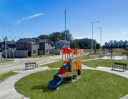 Plaza y juegos infantiles del barrio Jardines del Sur, Osorno