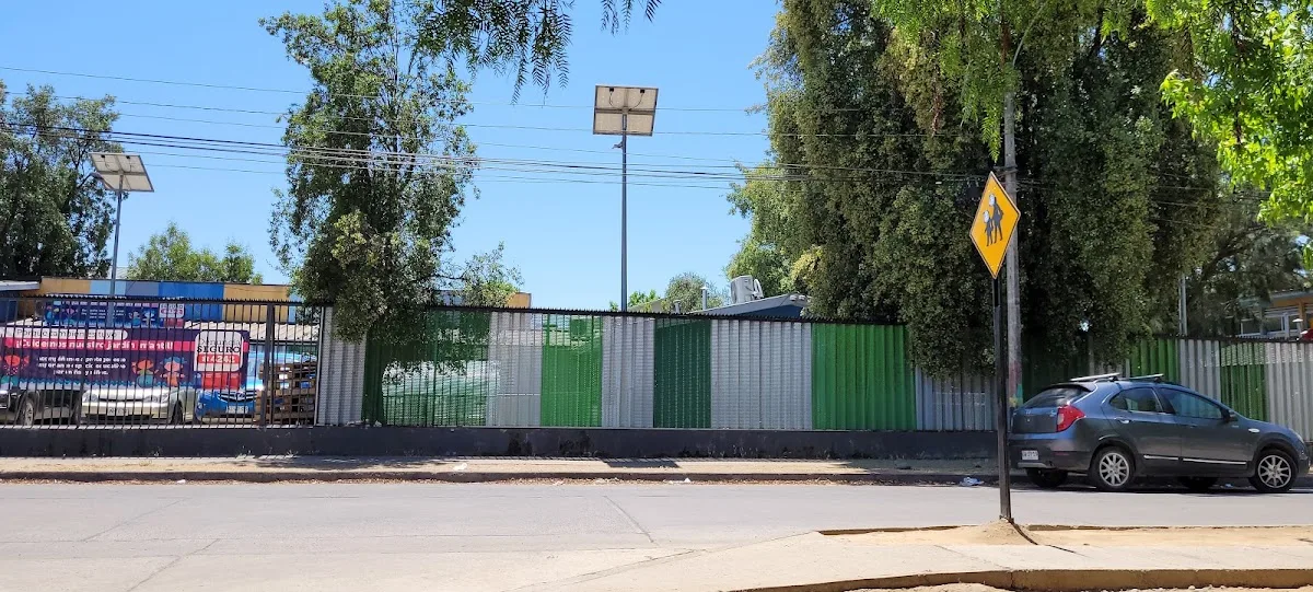 Calle frente al Jardín Lucerito en la Población Carlos Trupp