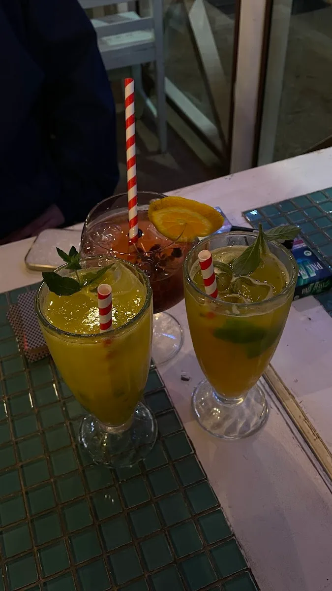 Mojitos de mango en Komo a lo Pobre