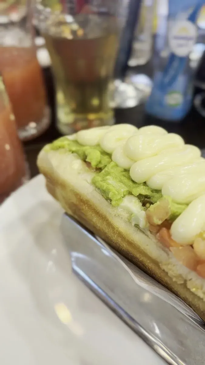 Completo de La Cafetería