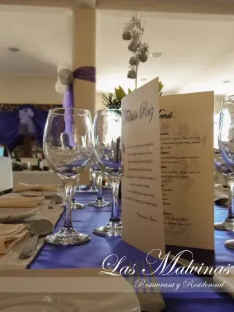 Menú impreso de evento sobre la mesa en Las Malvinas, Longaví