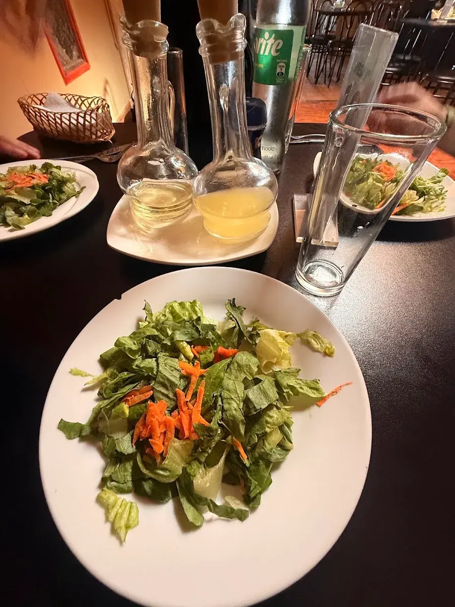 Ensalada surtida del restaurante Los Campos de Molina