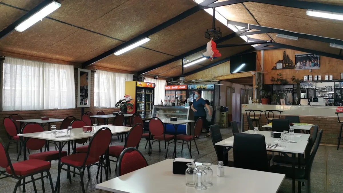 Detalle del comedor de Los Treinta Y Tantos, Maule