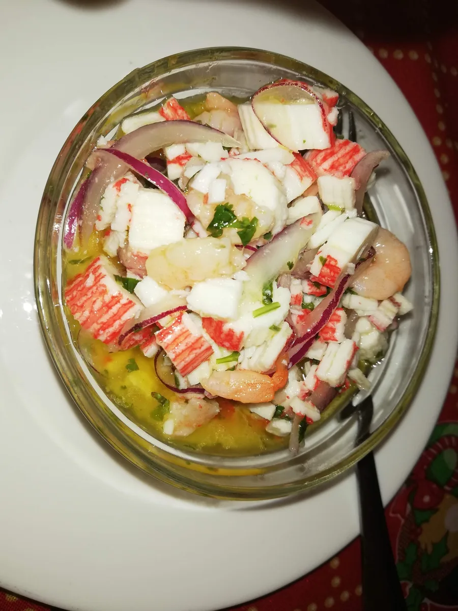 Ceviche de camarón servido en copa, Los Treinta Y Tantos