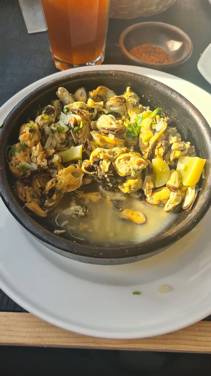 Paila marina en plato de greda, Los Treinta Y Tantos