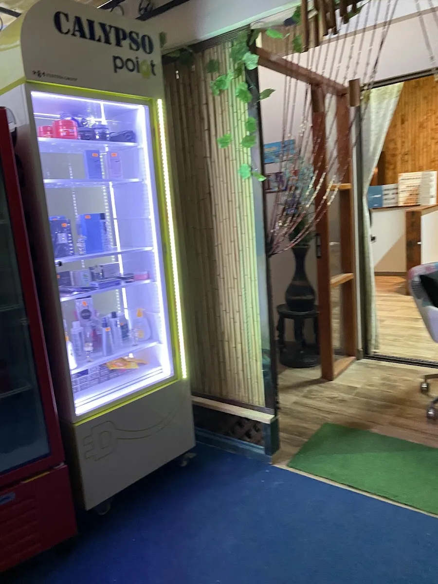 Recepción de Luze Vital con cortinas y luz cálida
