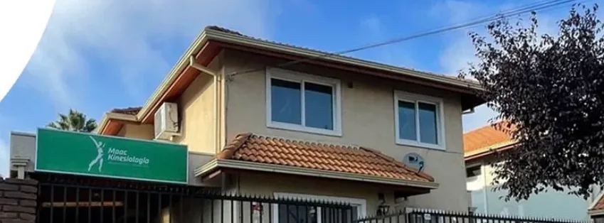 Fachada de la clínica Maac Kinesiología en Solar del Parque, Talca