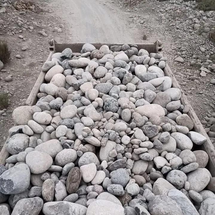 Ripio descargado en la planta de Moyano Áridos