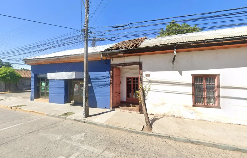 Calle Maipú a la altura del 1702 en Molina, donde está la consulta veterinaria Nogal — registro real de la ficha