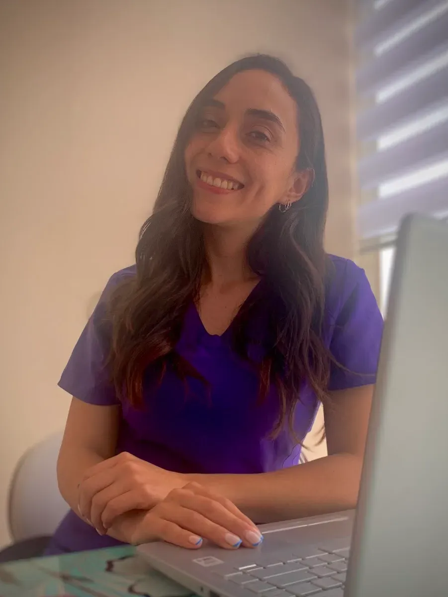 Francisca Pinto durante una consulta nutricional en su box
