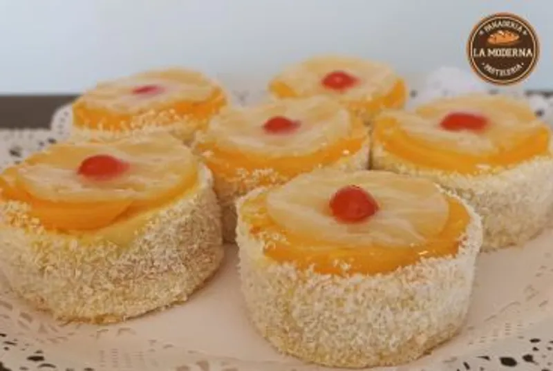 Dulces y pasteles variados de Panadería La Moderna