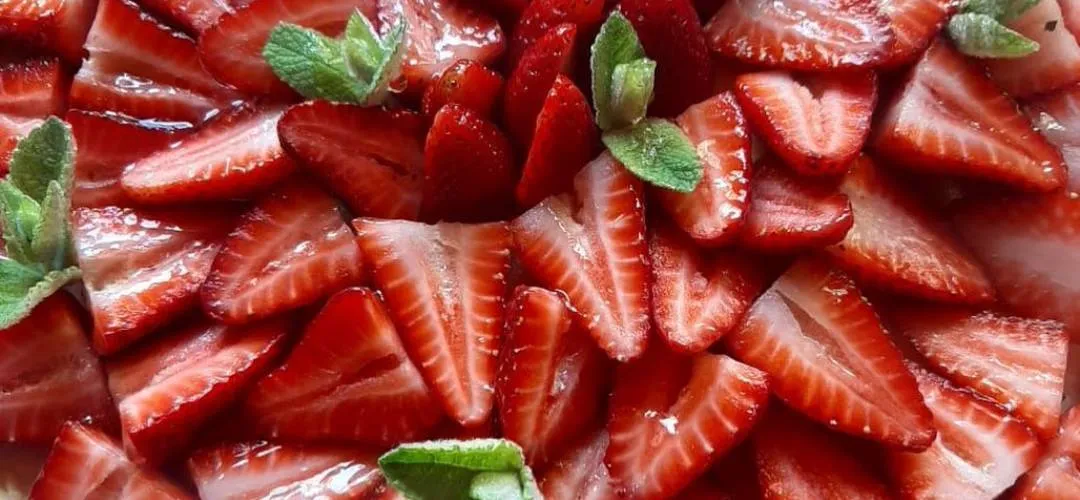 Frutillas frescas para decorar — foto real de Pasteles Maca