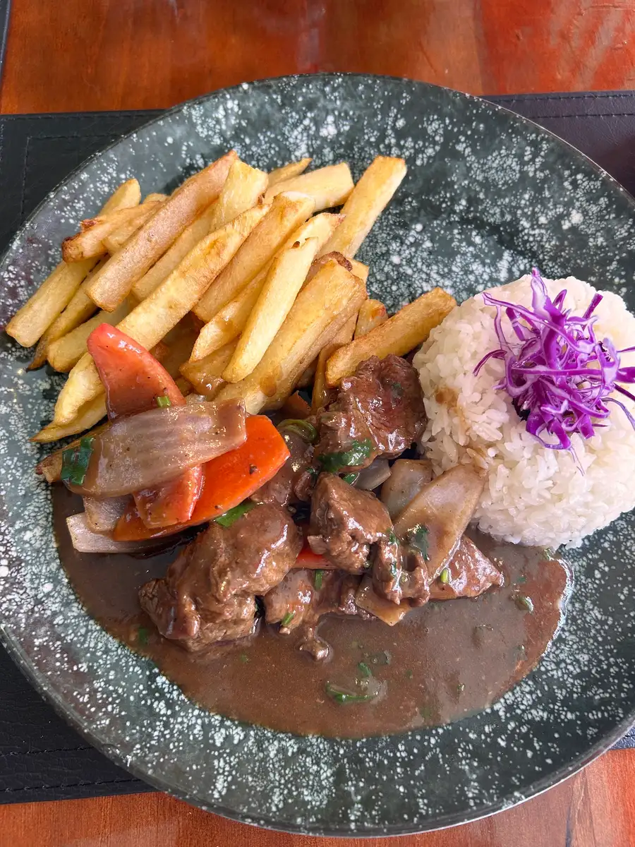 Lomo saltado