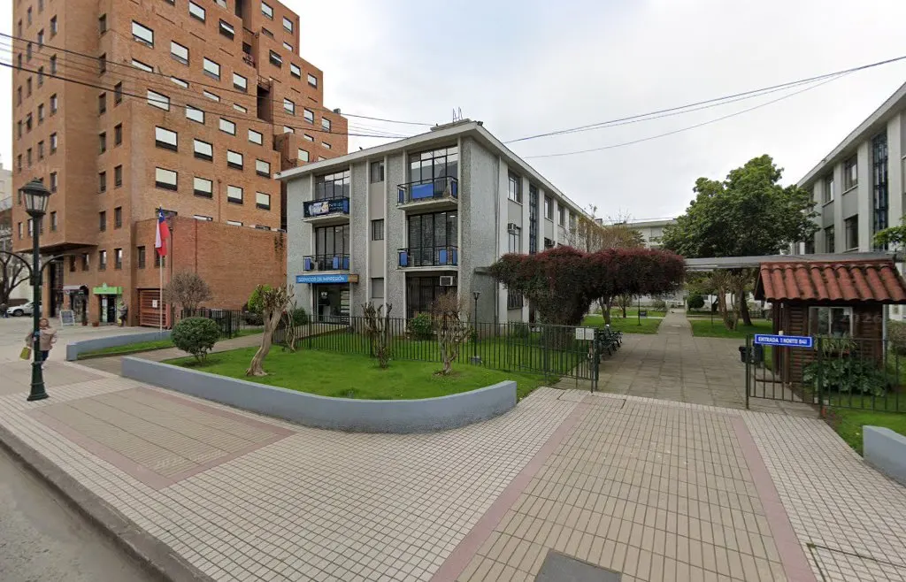Entrada del condominio de Calle 1 Norte donde está la oficina de Planificador Tributario