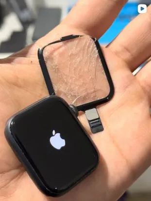 watch de celular en el banco de Promax