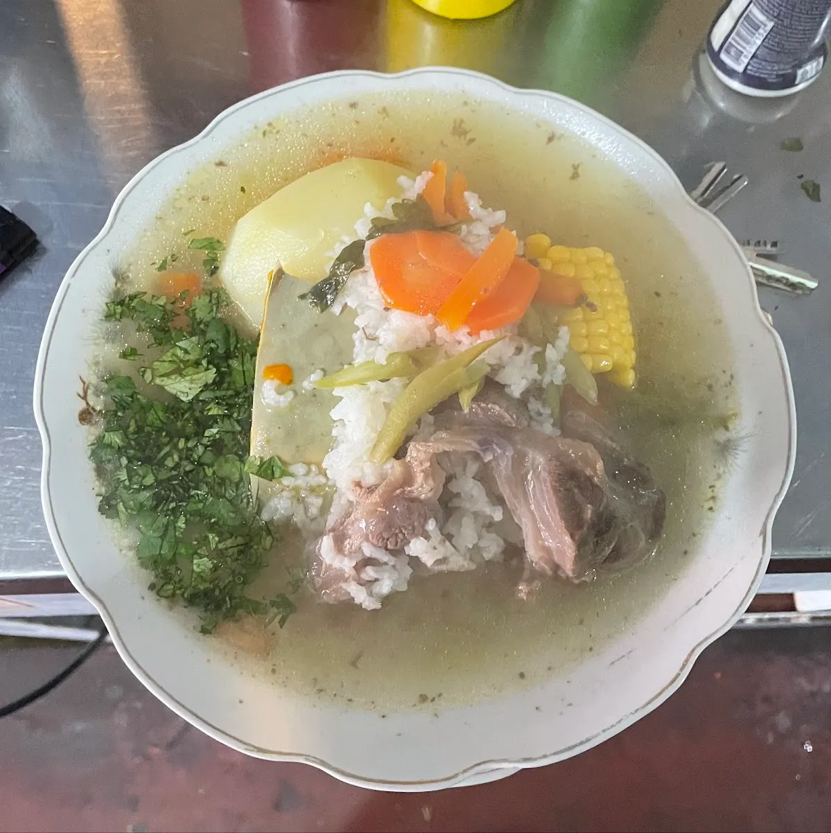 Plato de mariscos de la casa en El Yugo